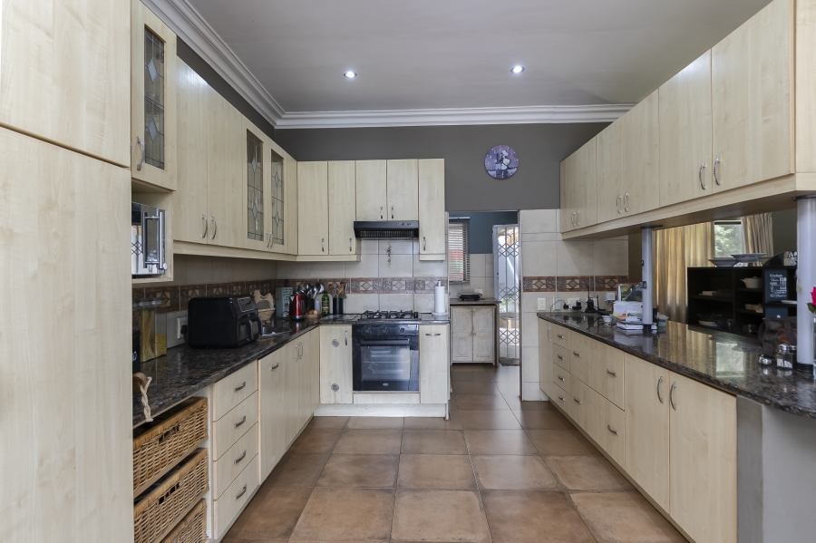 4 Bedroom Property for Sale in Firlands Western Cape